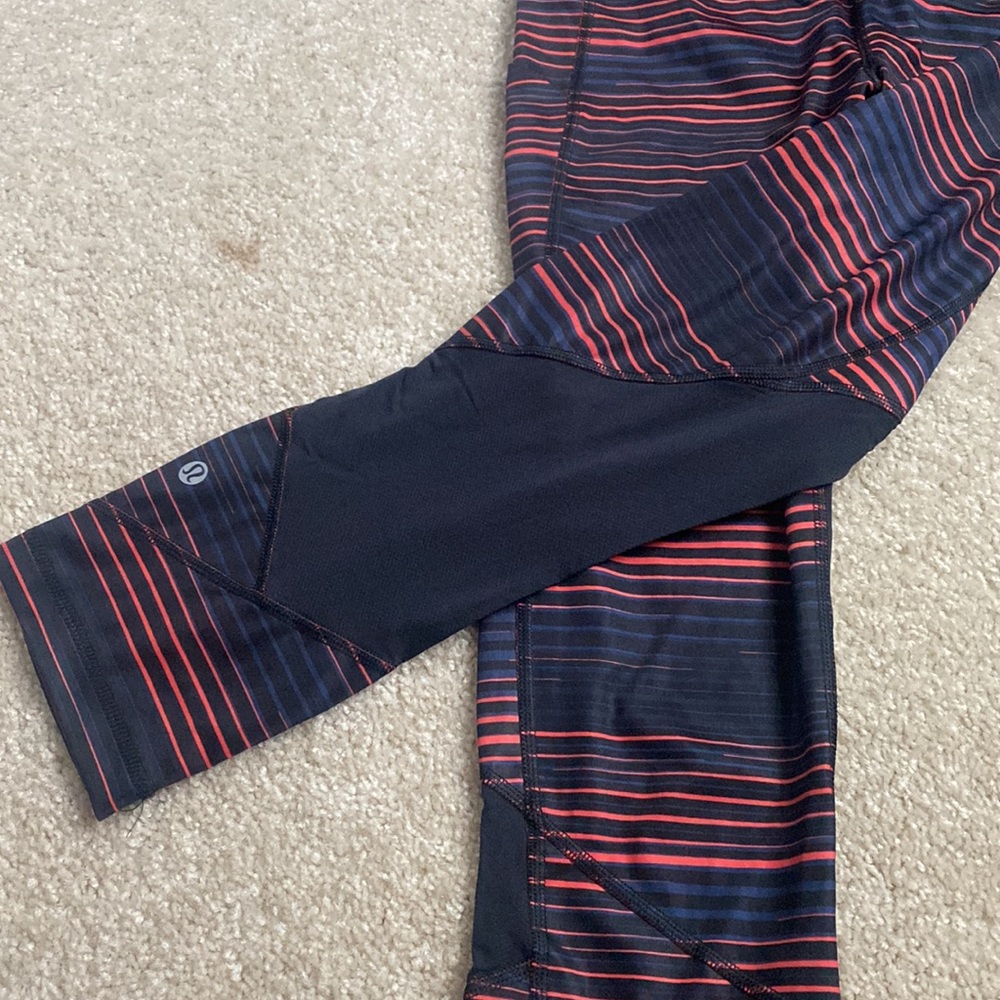 Lululemon Rival Crops - Picture 4 of 7